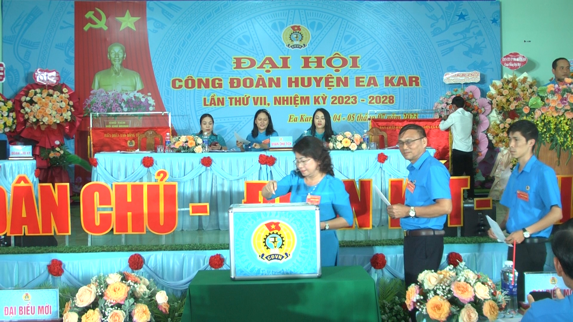 bỏ phiếu 2